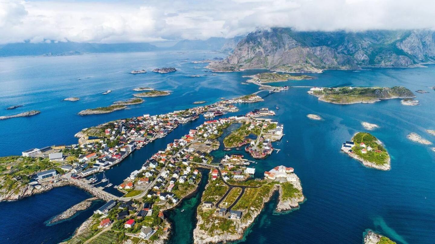 Attraktiv Leilighet Pa Kaikanten I Henningsvaer Luaran gambar